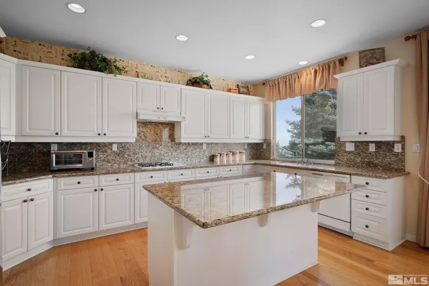 3206 Old Coach, Reno, Nevada 89511, 2 Bedrooms Bedrooms, ,3 BathroomsBathrooms,Residential,Residential,Old Coach,240010293