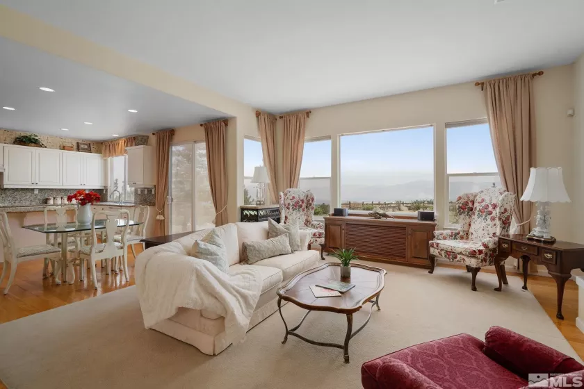 3206 Old Coach, Reno, Nevada 89511, 2 Bedrooms Bedrooms, ,3 BathroomsBathrooms,Residential,Residential,Old Coach,240010293