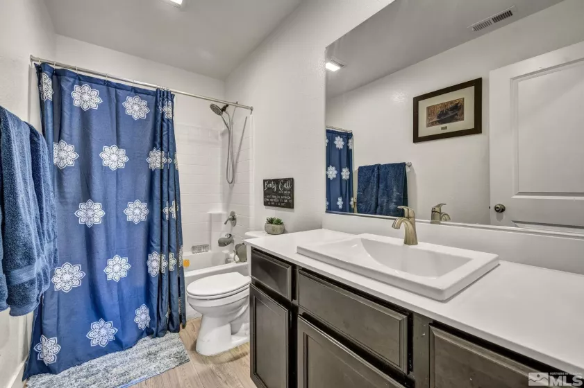 623 Yerington, Reno, Nevada 89506, 3 Bedrooms Bedrooms, ,2 BathroomsBathrooms,Residential,Residential,Yerington,250005955