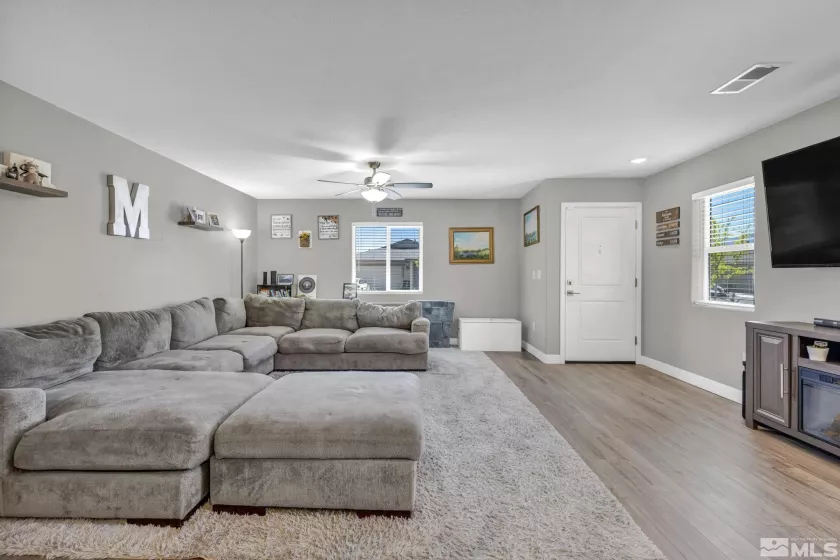 623 Yerington, Reno, Nevada 89506, 3 Bedrooms Bedrooms, ,2 BathroomsBathrooms,Residential,Residential,Yerington,250005955