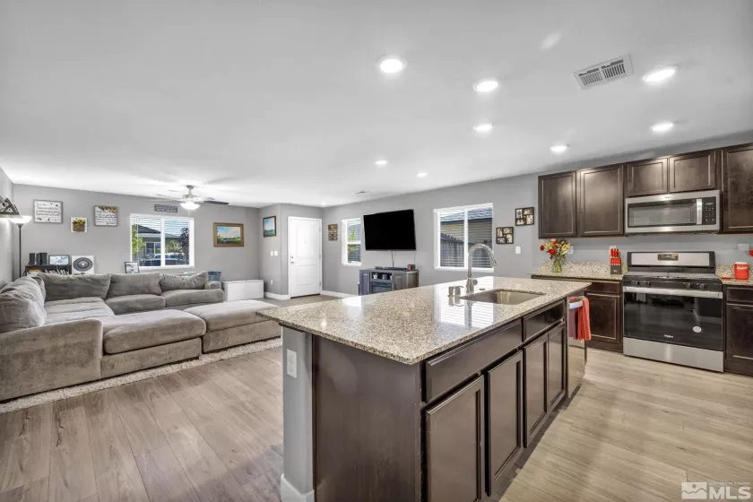 623 Yerington, Reno, Nevada 89506, 3 Bedrooms Bedrooms, ,2 BathroomsBathrooms,Residential,Residential,Yerington,250005955