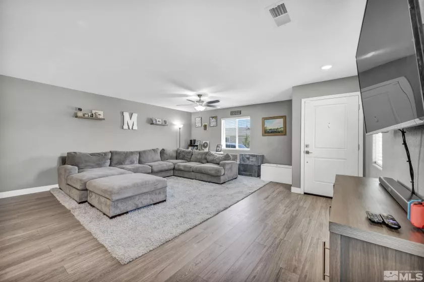 623 Yerington, Reno, Nevada 89506, 3 Bedrooms Bedrooms, ,2 BathroomsBathrooms,Residential,Residential,Yerington,250005955