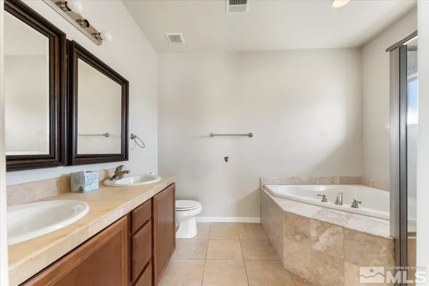935 Demos, Reno, Nevada 89512, 4 Bedrooms Bedrooms, ,4 BathroomsBathrooms,Residential,Residential,Demos,240012277