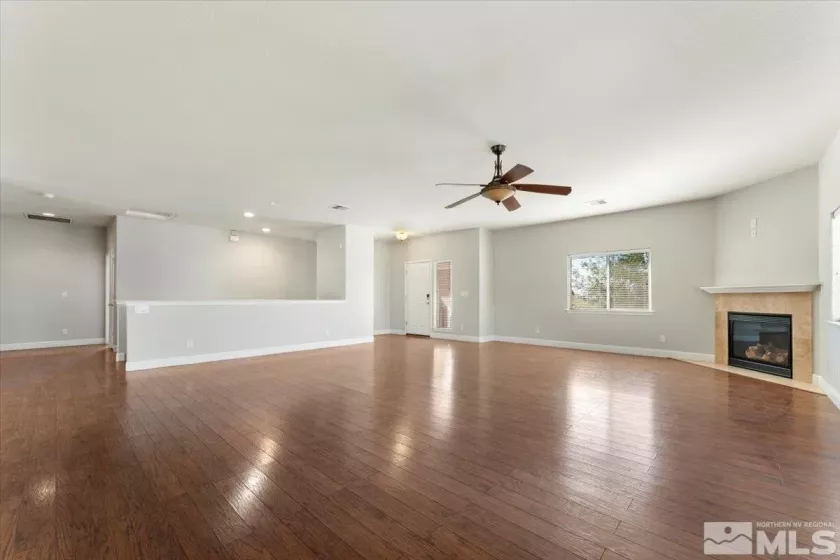 935 Demos, Reno, Nevada 89512, 4 Bedrooms Bedrooms, ,4 BathroomsBathrooms,Residential,Residential,Demos,240012277