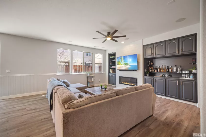 7480 Windswept, Sparks, Nevada 89436, 4 Bedrooms Bedrooms, ,4 BathroomsBathrooms,Residential,Residential,Windswept,250003104