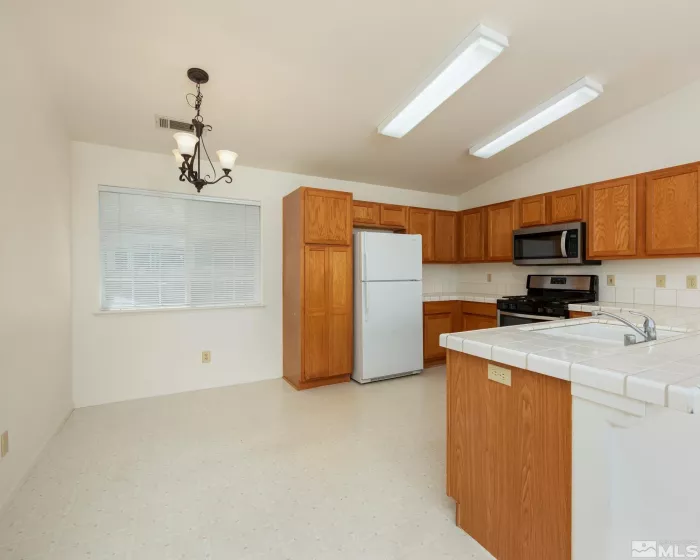 1175 White Oak, Minden, Nevada 89423, 3 Bedrooms Bedrooms, ,2 BathroomsBathrooms,Residential,Residential,White Oak,250005967