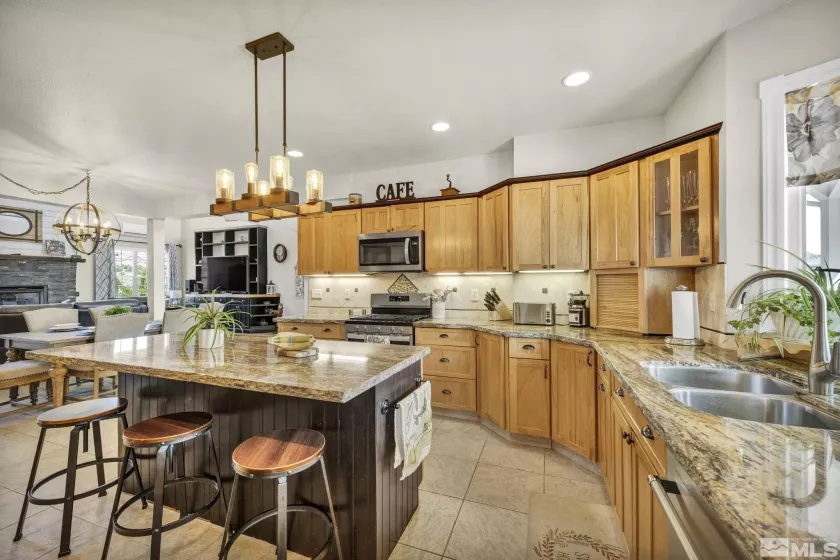 996 Farrier, Gardnerville, Nevada 89410, 6 Bedrooms Bedrooms, ,3 BathroomsBathrooms,Residential,Residential,Farrier,250004043