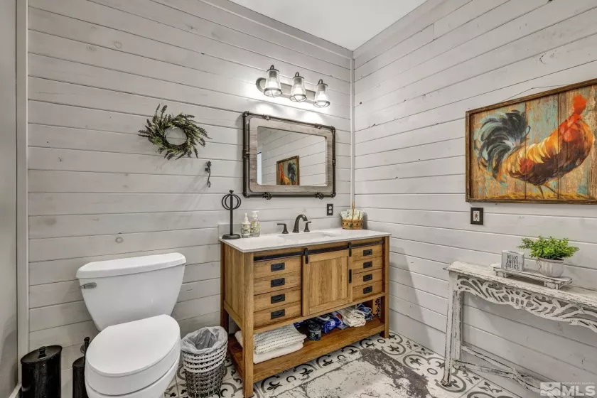 996 Farrier, Gardnerville, Nevada 89410, 6 Bedrooms Bedrooms, ,3 BathroomsBathrooms,Residential,Residential,Farrier,250004043