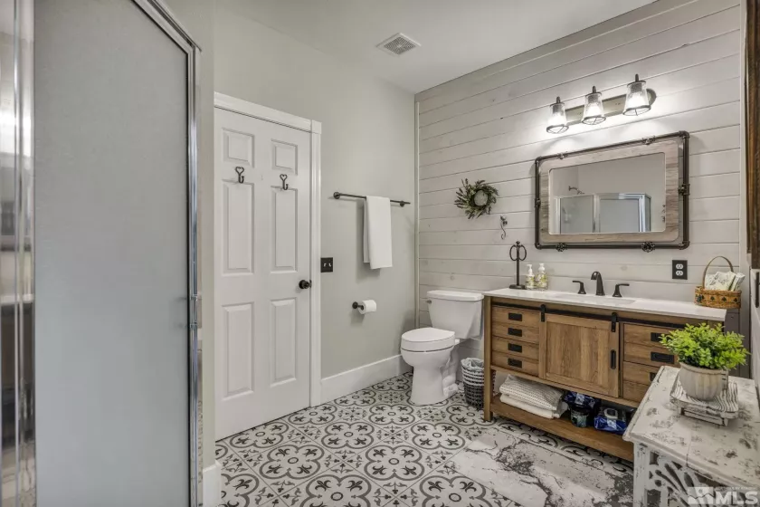 996 Farrier, Gardnerville, Nevada 89410, 6 Bedrooms Bedrooms, ,3 BathroomsBathrooms,Residential,Residential,Farrier,250004043