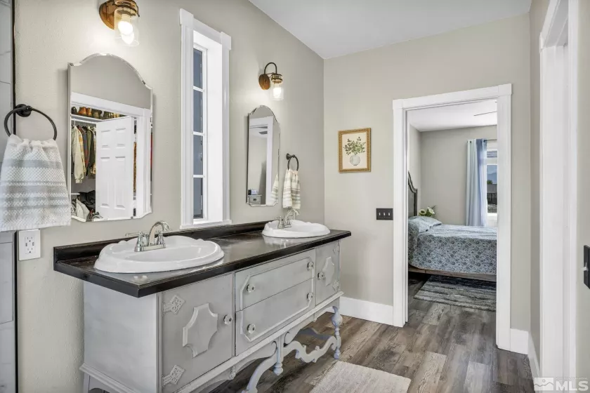 996 Farrier, Gardnerville, Nevada 89410, 6 Bedrooms Bedrooms, ,3 BathroomsBathrooms,Residential,Residential,Farrier,250004043