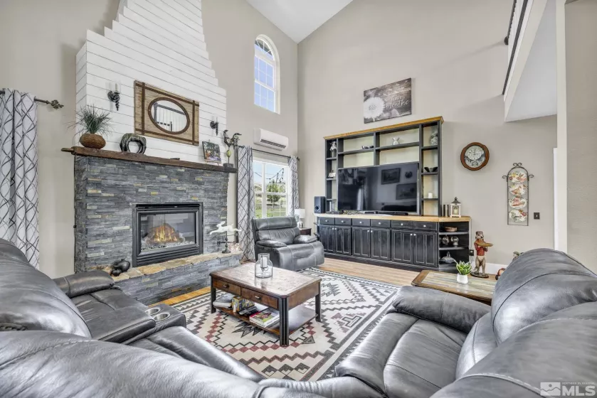 996 Farrier, Gardnerville, Nevada 89410, 6 Bedrooms Bedrooms, ,3 BathroomsBathrooms,Residential,Residential,Farrier,250004043