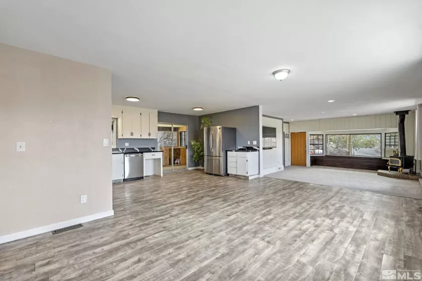 111 Highway 395, Gardnerville, Nevada 89410, 3 Bedrooms Bedrooms, ,2 BathroomsBathrooms,Residential,Residential,Highway 395,240011802