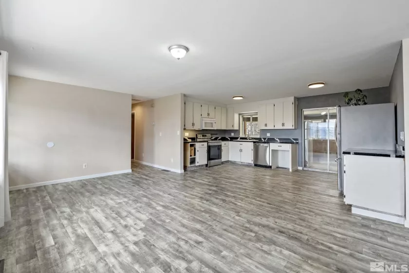 111 Highway 395, Gardnerville, Nevada 89410, 3 Bedrooms Bedrooms, ,2 BathroomsBathrooms,Residential,Residential,Highway 395,240011802