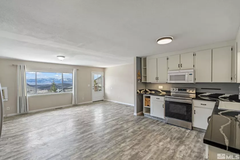 111 Highway 395, Gardnerville, Nevada 89410, 3 Bedrooms Bedrooms, ,2 BathroomsBathrooms,Residential,Residential,Highway 395,240011802