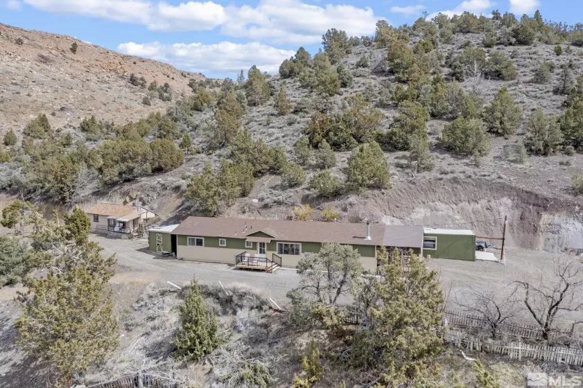 111 Highway 395, Gardnerville, Nevada 89410, 3 Bedrooms Bedrooms, ,2 BathroomsBathrooms,Residential,Residential,Highway 395,240011802