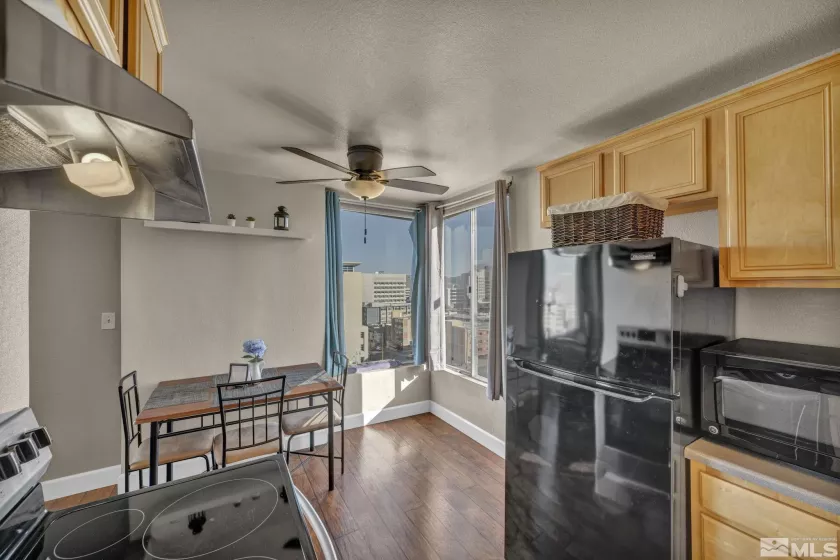 280 Island, Reno, Nevada 89501, 1 Bedroom Bedrooms, ,2 BathroomsBathrooms,Residential,Residential,Island,250000697