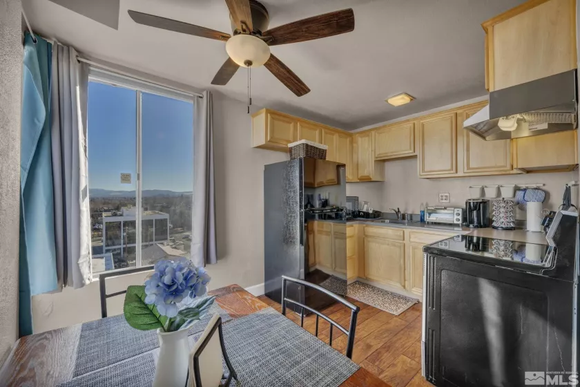 280 Island, Reno, Nevada 89501, 1 Bedroom Bedrooms, ,2 BathroomsBathrooms,Residential,Residential,Island,250000697
