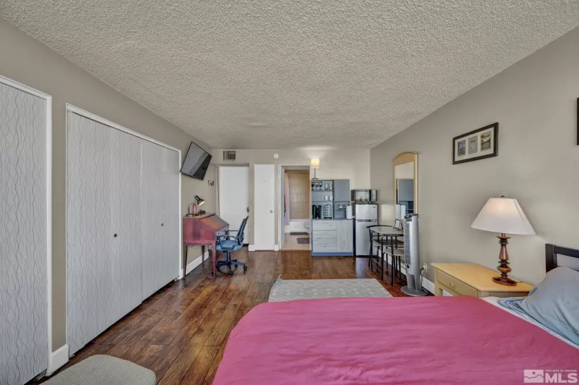 280 Island, Reno, Nevada 89501, 1 Bedroom Bedrooms, ,2 BathroomsBathrooms,Residential,Residential,Island,250000697