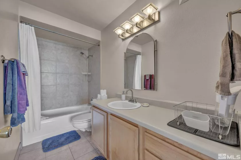 280 Island, Reno, Nevada 89501, 1 Bedroom Bedrooms, ,2 BathroomsBathrooms,Residential,Residential,Island,250000697