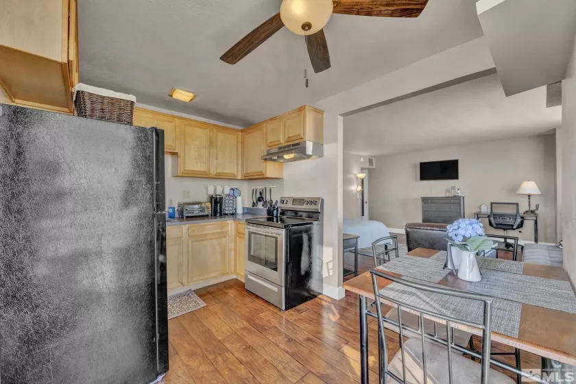 280 Island, Reno, Nevada 89501, 1 Bedroom Bedrooms, ,2 BathroomsBathrooms,Residential,Residential,Island,250000697