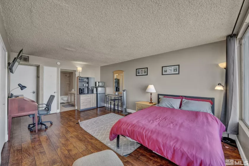 280 Island, Reno, Nevada 89501, 1 Bedroom Bedrooms, ,2 BathroomsBathrooms,Residential,Residential,Island,250000697