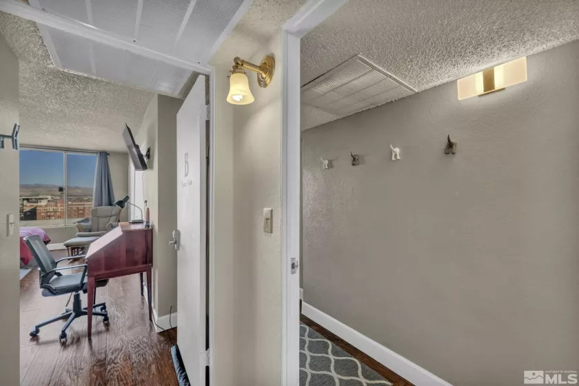 280 Island, Reno, Nevada 89501, 1 Bedroom Bedrooms, ,2 BathroomsBathrooms,Residential,Residential,Island,250000697
