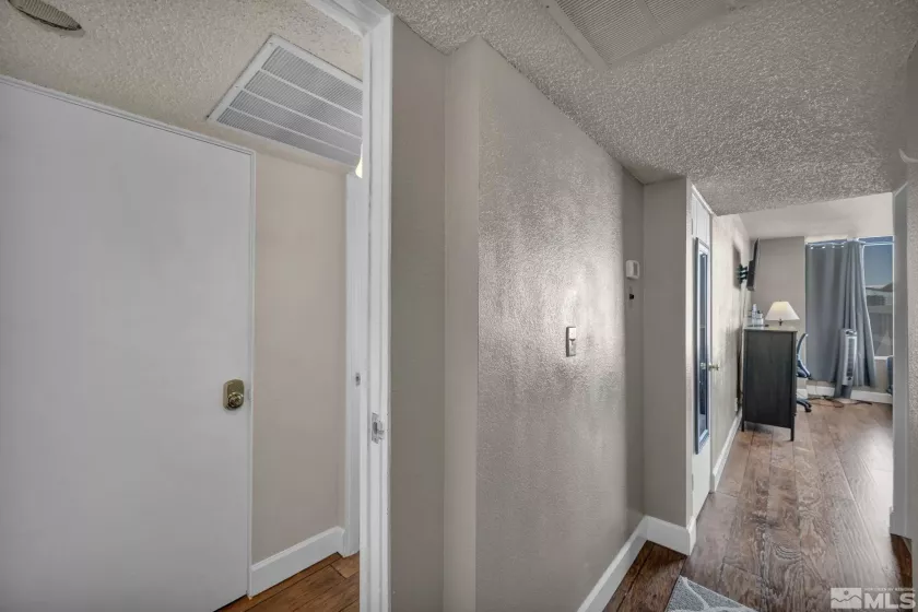 280 Island, Reno, Nevada 89501, 1 Bedroom Bedrooms, ,2 BathroomsBathrooms,Residential,Residential,Island,250000697