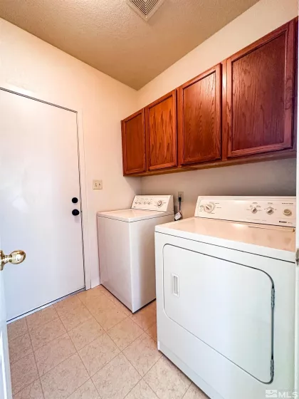 1883 Cambridge Hills, Reno, Nevada 89523, 4 Bedrooms Bedrooms, ,3 BathroomsBathrooms,Residential,Residential,Cambridge Hills,250005935