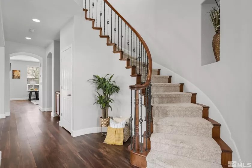 Entry/Foyer