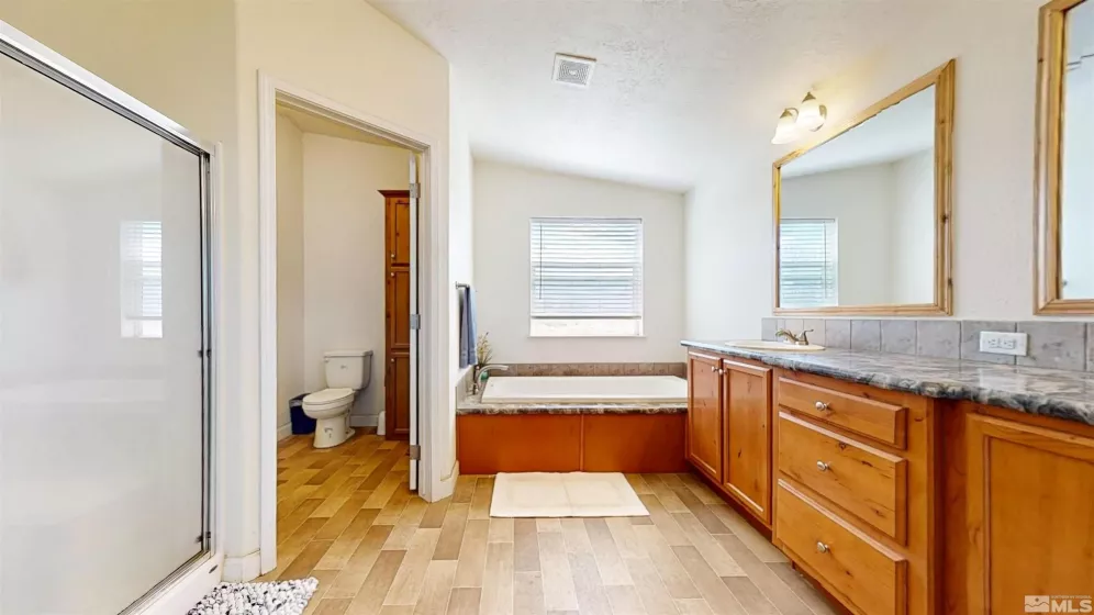 4560 Crosswind, Winnemucca, Nevada 89445, 5 Bedrooms Bedrooms, ,3 BathroomsBathrooms,Residential,Residential,Crosswind,250006002