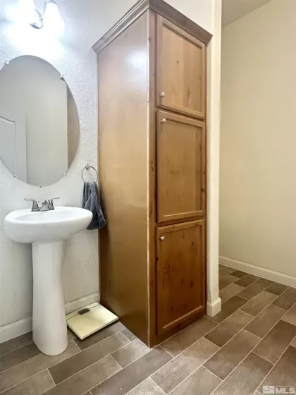 4560 Crosswind, Winnemucca, Nevada 89445, 5 Bedrooms Bedrooms, ,3 BathroomsBathrooms,Residential,Residential,Crosswind,250006002