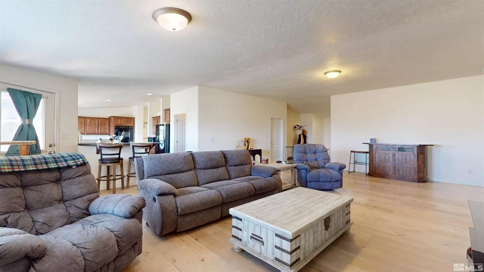 4560 Crosswind, Winnemucca, Nevada 89445, 5 Bedrooms Bedrooms, ,3 BathroomsBathrooms,Residential,Residential,Crosswind,250006002