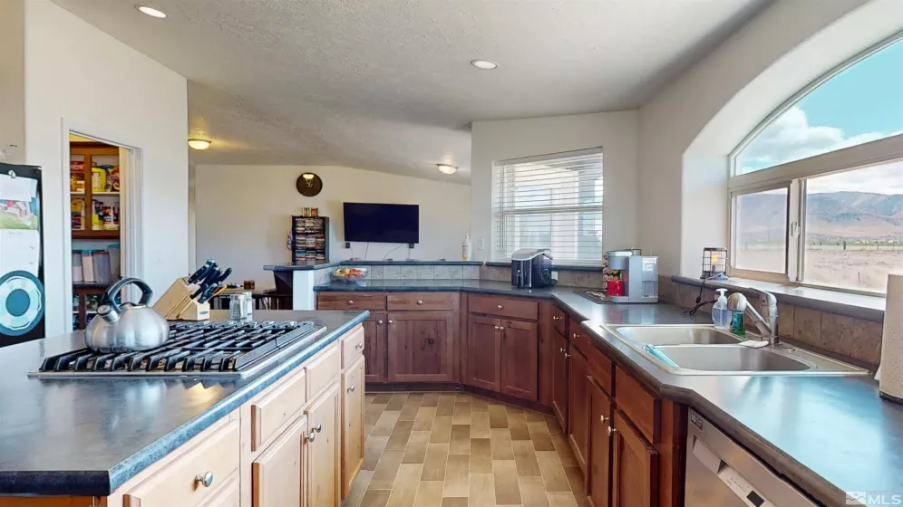 4560 Crosswind, Winnemucca, Nevada 89445, 5 Bedrooms Bedrooms, ,3 BathroomsBathrooms,Residential,Residential,Crosswind,250006002