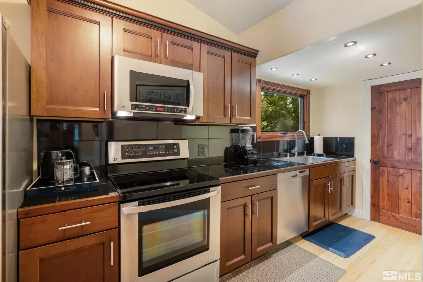 1550 Mount Rose, Reno, Nevada 89509, 1 Bedroom Bedrooms, ,1 BathroomBathrooms,Residential,Residential,Mount Rose,250006005
