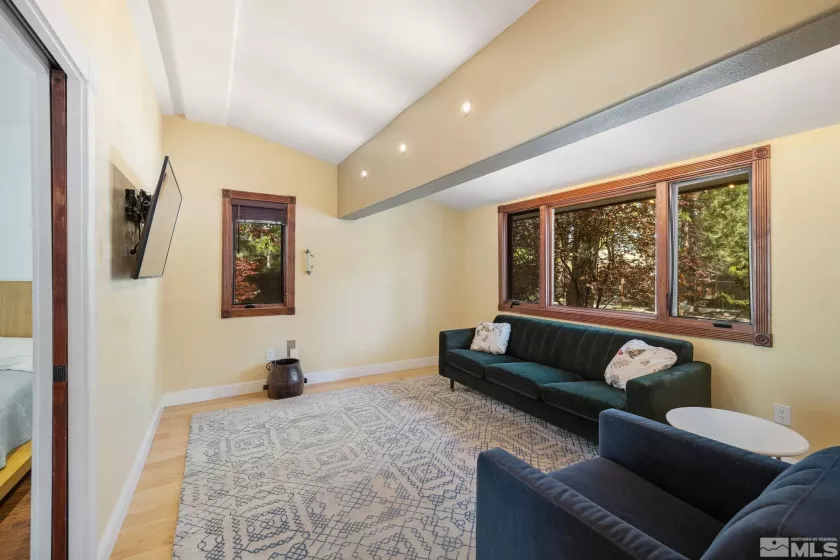 1550 Mount Rose, Reno, Nevada 89509, 1 Bedroom Bedrooms, ,1 BathroomBathrooms,Residential,Residential,Mount Rose,250006005