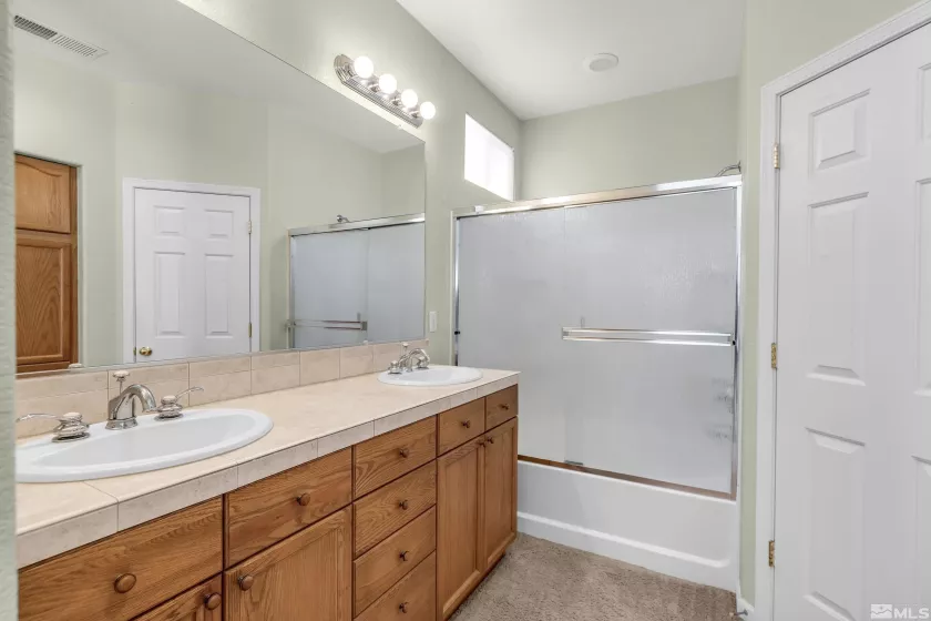 1820 Jamboree, Reno, Nevada 89521, 3 Bedrooms Bedrooms, ,2 BathroomsBathrooms,Residential,Residential,Jamboree,250006007