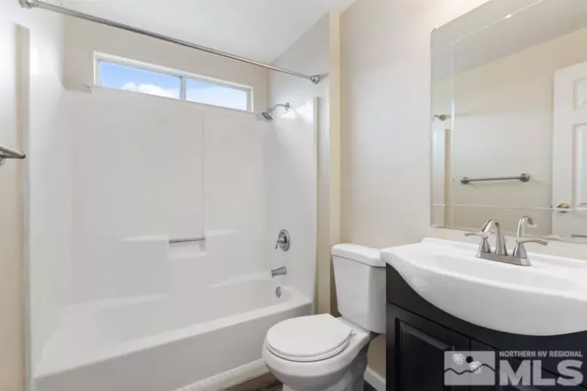 68 Zircon, Reno, Nevada 89521, 3 Bedrooms Bedrooms, ,2 BathroomsBathrooms,Residential,Residential,Zircon,250004689