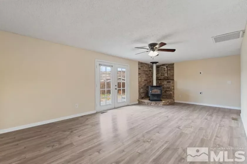 68 Zircon, Reno, Nevada 89521, 3 Bedrooms Bedrooms, ,2 BathroomsBathrooms,Residential,Residential,Zircon,250004689