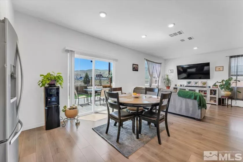 8838 Wolf Moon, Reno, Nevada 89506, 4 Bedrooms Bedrooms, ,3 BathroomsBathrooms,Residential,Residential,Wolf Moon,250006014