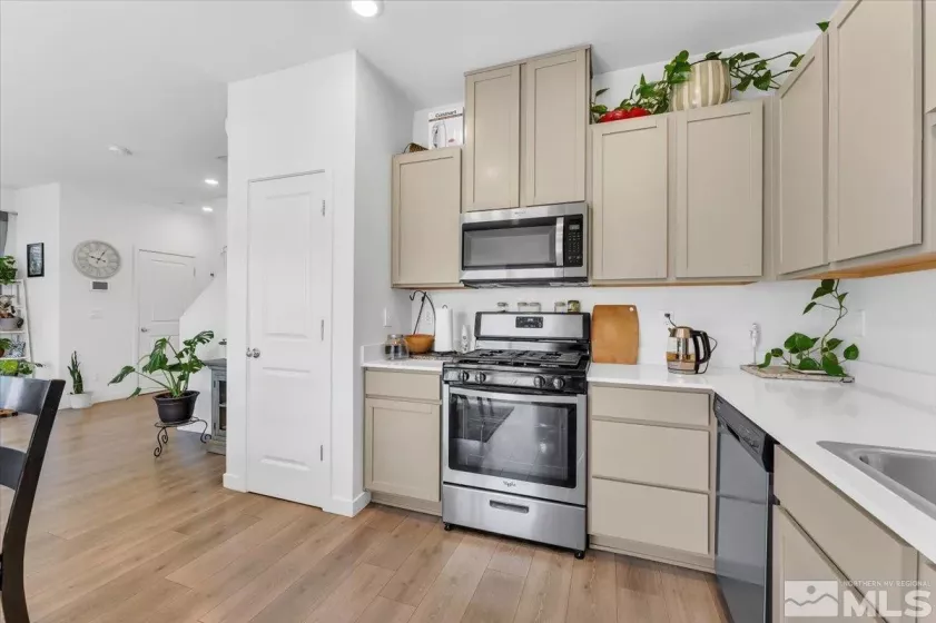8838 Wolf Moon, Reno, Nevada 89506, 4 Bedrooms Bedrooms, ,3 BathroomsBathrooms,Residential,Residential,Wolf Moon,250006014