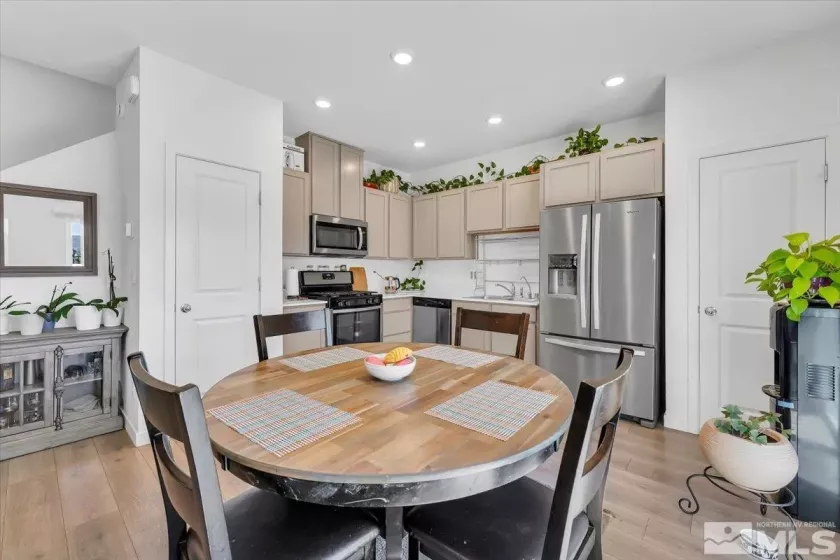 8838 Wolf Moon, Reno, Nevada 89506, 4 Bedrooms Bedrooms, ,3 BathroomsBathrooms,Residential,Residential,Wolf Moon,250006014