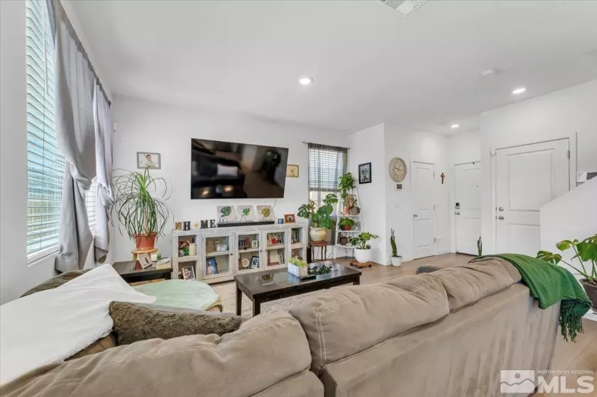 8838 Wolf Moon, Reno, Nevada 89506, 4 Bedrooms Bedrooms, ,3 BathroomsBathrooms,Residential,Residential,Wolf Moon,250006014