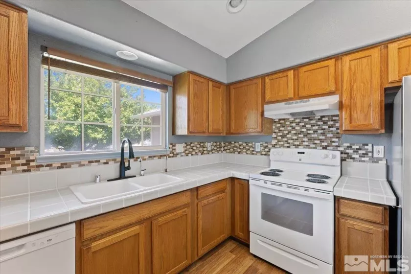 68 Rook, Sparks, Nevada 89441, 3 Bedrooms Bedrooms, ,2 BathroomsBathrooms,Residential,Residential,Rook,250006038