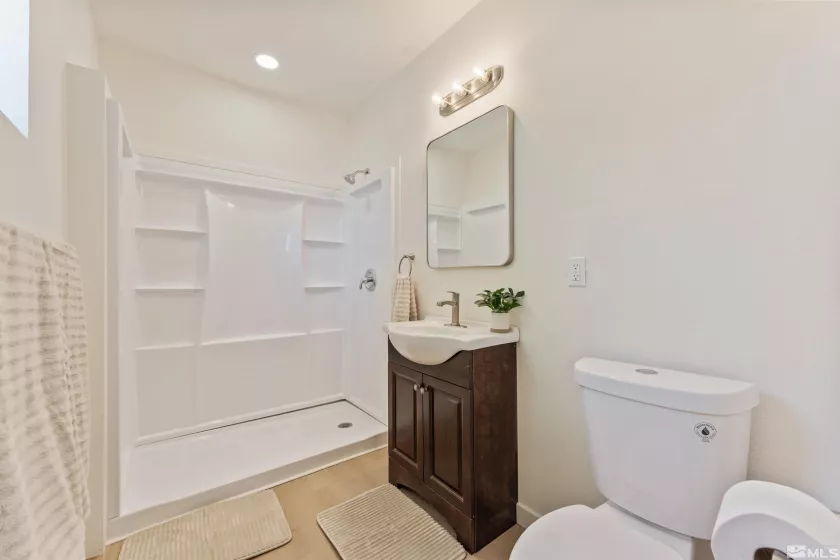 957 Arrowhead, Gardnerville, Nevada 89460, 5 Bedrooms Bedrooms, ,3 BathroomsBathrooms,Residential,Residential,Arrowhead,250006032