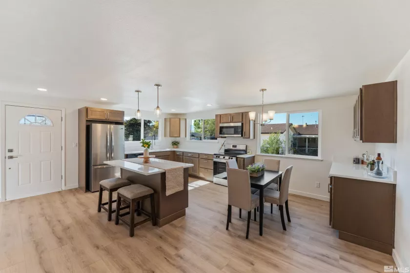 957 Arrowhead, Gardnerville, Nevada 89460, 5 Bedrooms Bedrooms, ,3 BathroomsBathrooms,Residential,Residential,Arrowhead,250006032
