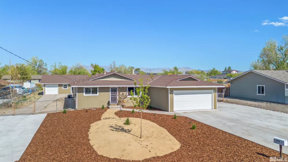 957 Arrowhead, Gardnerville, Nevada 89460, 5 Bedrooms Bedrooms, ,3 BathroomsBathrooms,Residential,Residential,Arrowhead,250006032