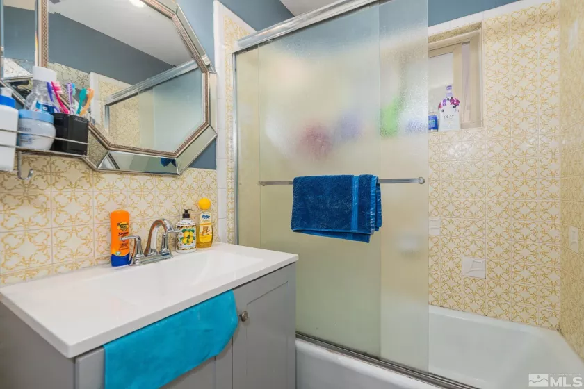 706 L, Sparks, Nevada 89431, 3 Bedrooms Bedrooms, ,1 BathroomBathrooms,Residential,Residential,L,250004838