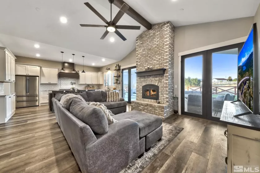 1409 Hunters Point, Gardnerville, Nevada 89410, 5 Bedrooms Bedrooms, ,5 BathroomsBathrooms,Residential,Residential,Hunters Point,240013037