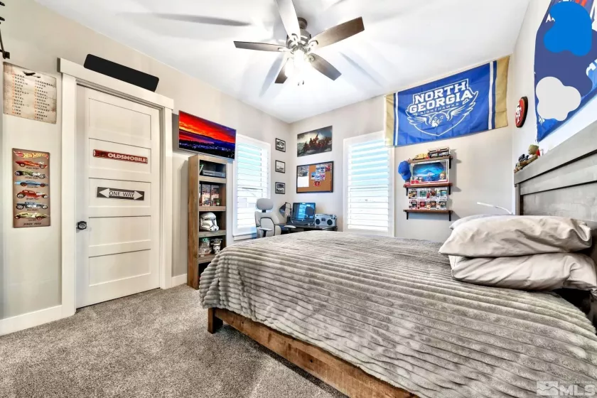 1409 Hunters Point, Gardnerville, Nevada 89410, 5 Bedrooms Bedrooms, ,5 BathroomsBathrooms,Residential,Residential,Hunters Point,240013037