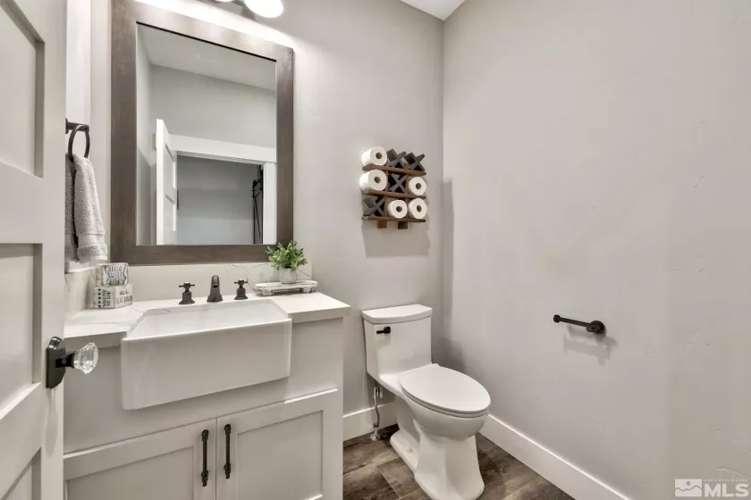 1409 Hunters Point, Gardnerville, Nevada 89410, 5 Bedrooms Bedrooms, ,5 BathroomsBathrooms,Residential,Residential,Hunters Point,240013037